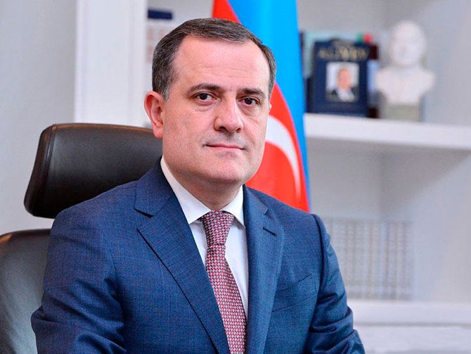 Nazir müəllimləri təbrik etdi
