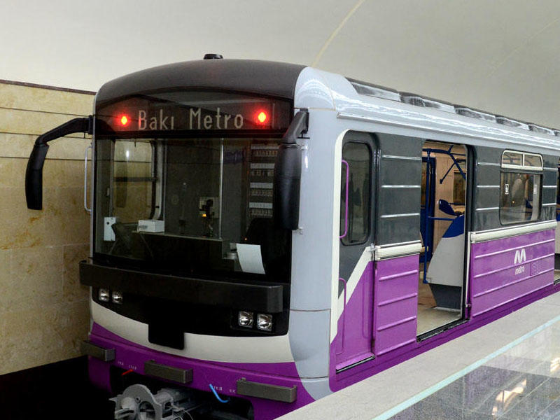 Bakı metrosunda gərginlik: qatarlar gecikdi