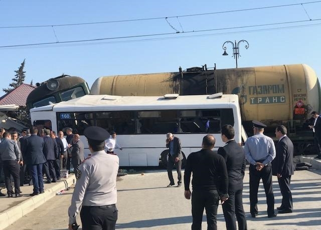 Qatarla avtobusun toqquşmasına görə iki nəfər həbs edildi