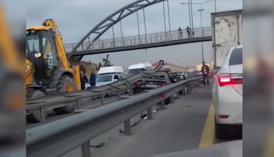 Bakı-Sumqayıt yolundakı ağır qəzada yol polisinin oğlu öldü - VİDEO