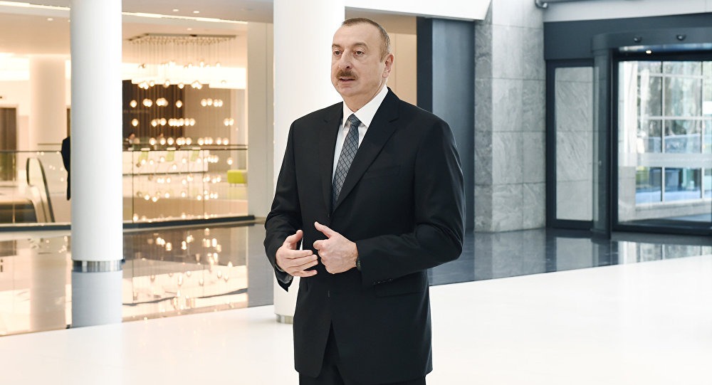 Prezident ödənişli yolda aparılan işlərlə tanış oldu