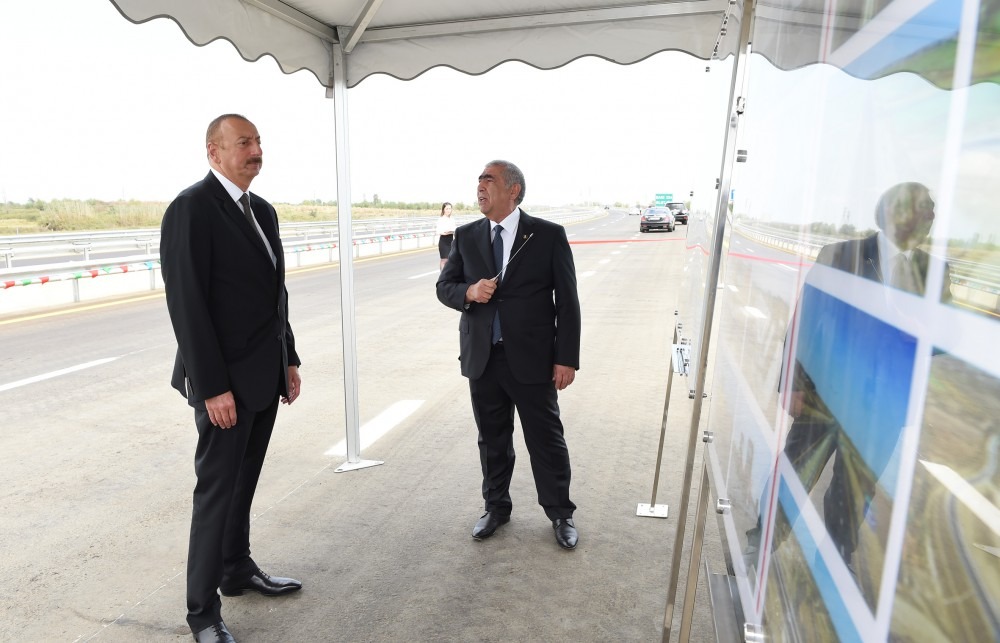 İlham Əliyev yolun açılışını etdi