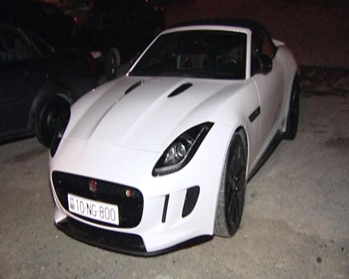 Bakıda “Yaguar”, “Toyota”, “BMW” qayda pozdu - FOTOLAR