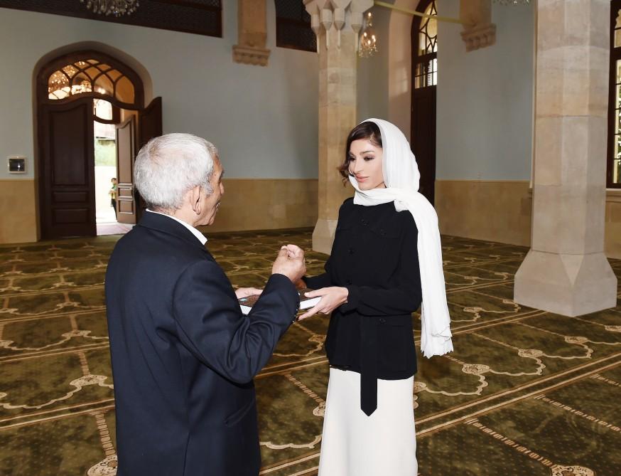 Mehriban Əliyeva İmam Hüseyn məscidinin bərpadan sonra açılışında - FOTO