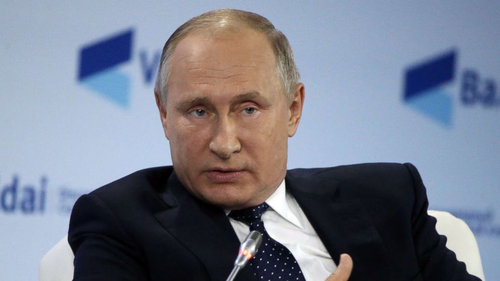 “Bu forumda müzakirə olunan mövzular əhəmiyyətlidir” - Putin