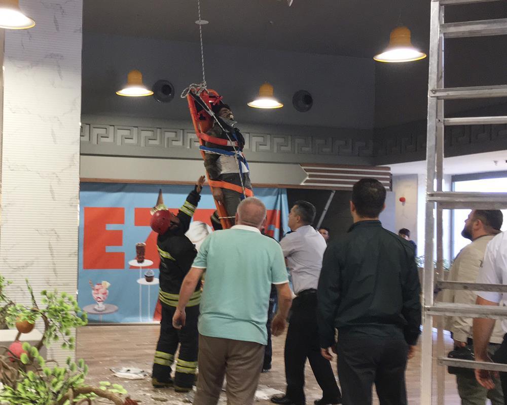 Azərbaycanlı gənc özünü 42-ci mərtəbədən atdı, amma ölmədi - FOTO