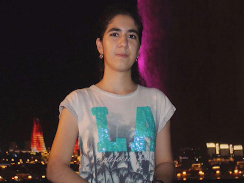 "Atama zəng edin deyib, huşunu itirdi" - Qəzada ölən Lalənin valideynləri göz yaşına boğuldu