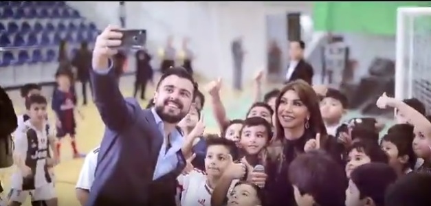 Məktəblilər bayraq gününü qeyd etdi - VİDEO