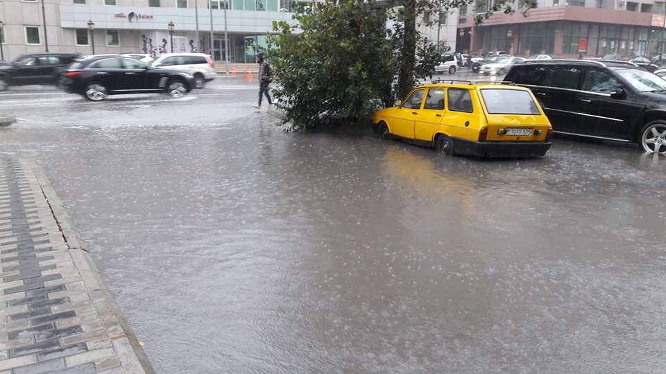 "Azərsu" rəsmisi: "Bu məsələlərə mən yox, Anar Nəcəfli cavab verməlidir"
