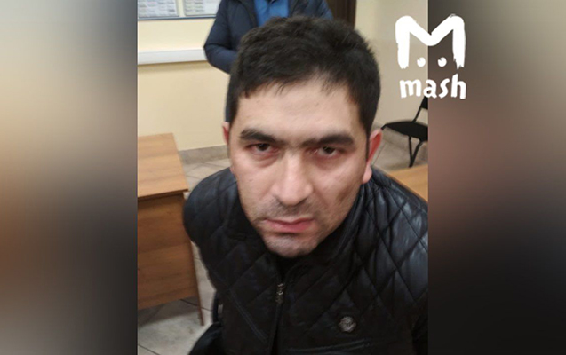 Azərbaycanlı eks-polisin liftdə qadını öldürməsinin ŞOK KADRLARI (18+)