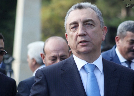 “Sürüşmənin qarşısını almaq çətindir” - Eldar Əzizov