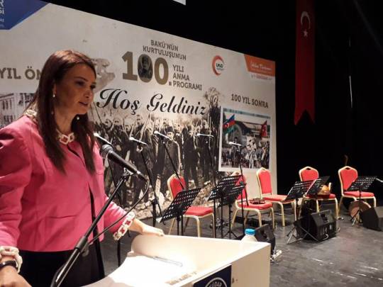 Qənirə Paşayeva Türkiyədə konfransda geniş məruzə ilə çıxış etdi