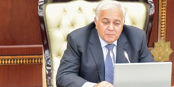 Spiker deputata əsəbiləşdi: "Eşitməyi bacarın"