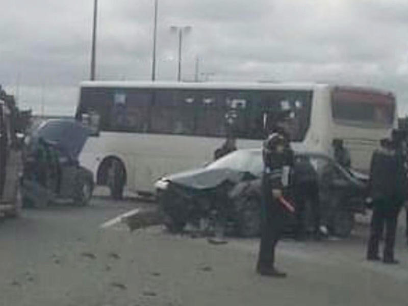 Bakıda marşrut avtobusu qəza törətdi - 3 nəfər xəstəxanaya yerləşdirildi