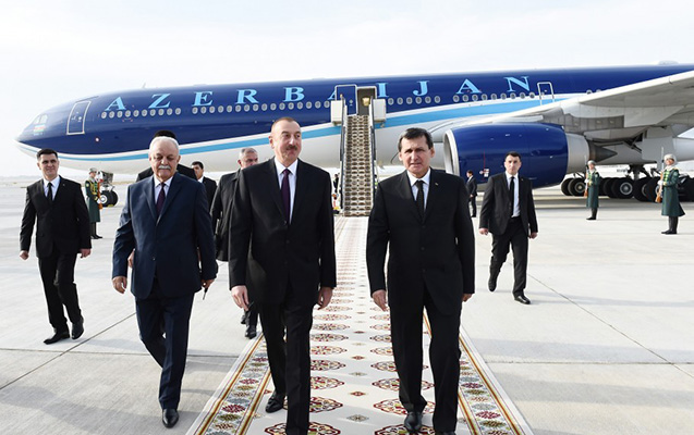 İlham Əliyev Türkmənistana getdi