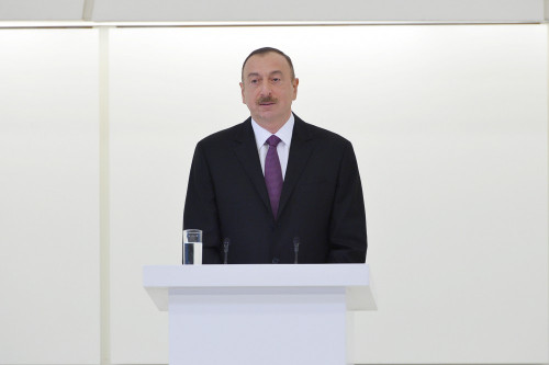 İlham Əliyev ədliyyə işçilərini və hakimləri təbrik etdi