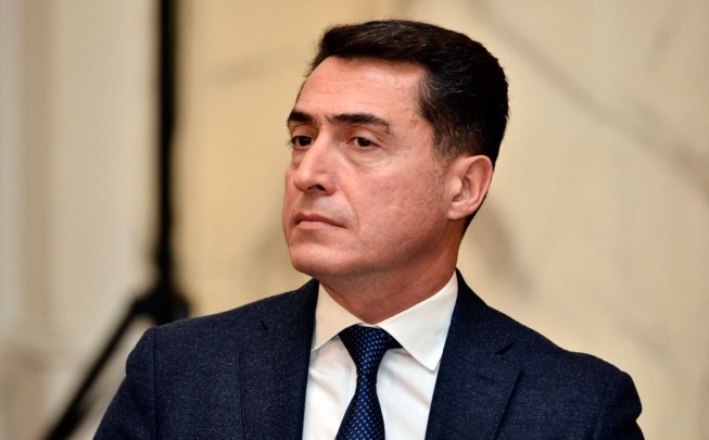 "Vəkillərə vergi güzəştləri tətbiq olunsun" - Əli Hüseynli