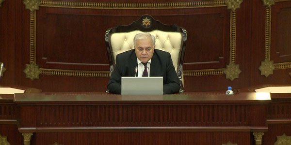 Milli Məclisin sədri deputatlara xəbərdarlıq etdi