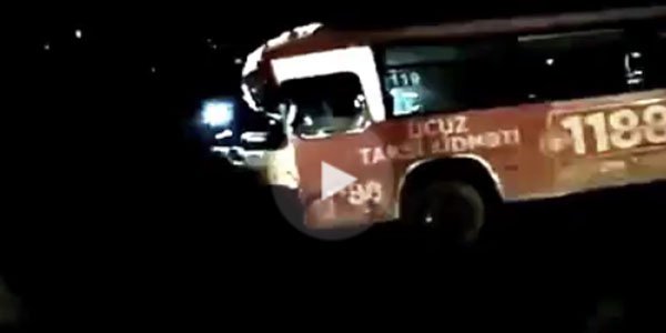 Ötən gecə baş vermiş avtobus qəzasının görüntüləri - VİDEO