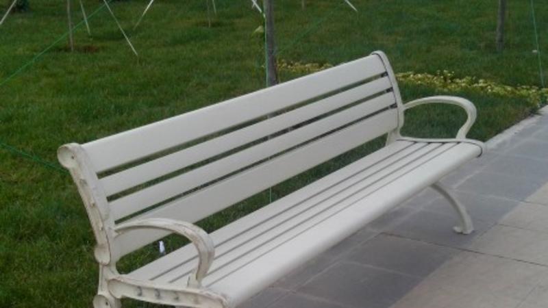 Bakının mərkəzindəki parkda 20 yaşlı oğlanın başına oyun açdılar
