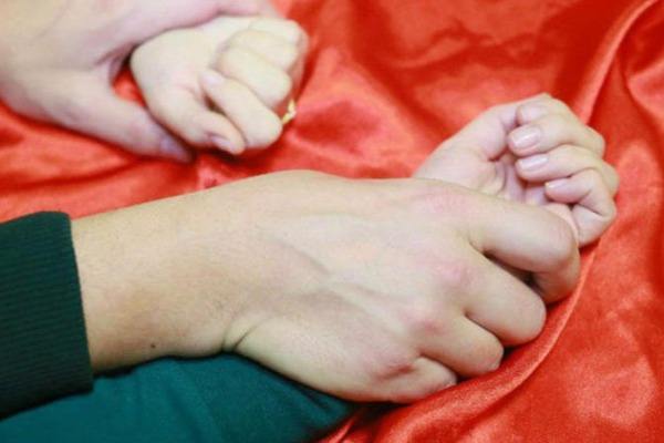 Bakıda 22 yaşlı qızı zorlamaqda təqsirləndirilən şəxs azadlıqda