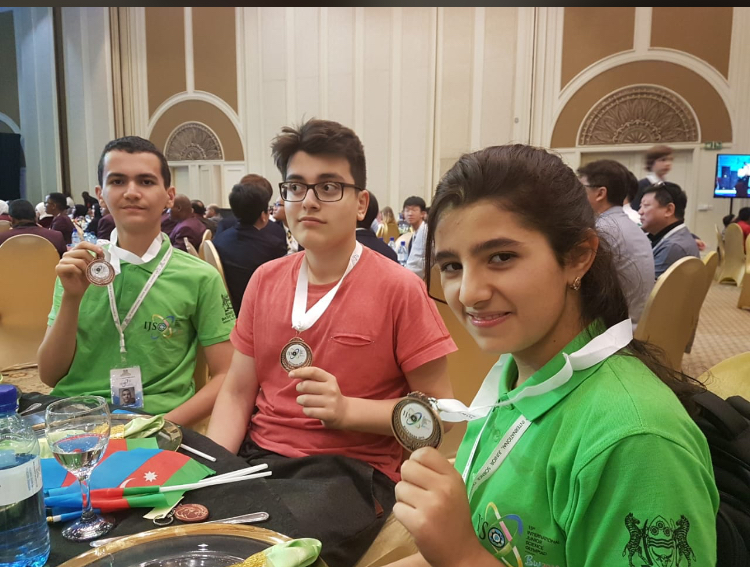 Azərbaycanlı şagirdlər Botsvanada 5 medal qazandılar - Fotolar