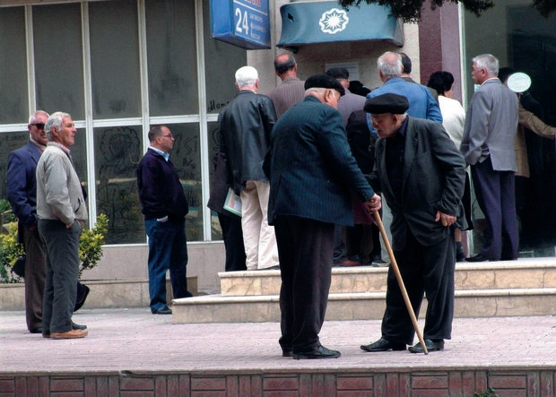 Gələn il pensiya yaşı belə olacaq – Cədvəl