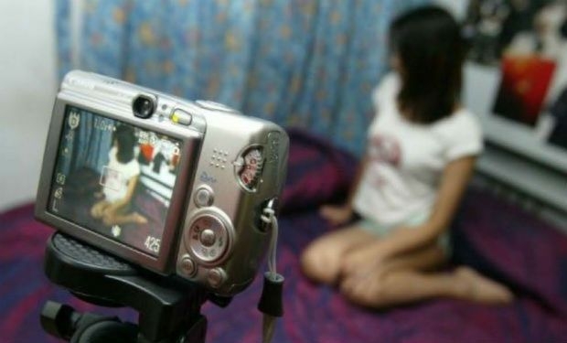 “Facebook”da tanış olduğu qadını intim fotoları ilə şantaj edən kişi bəraət istəyir