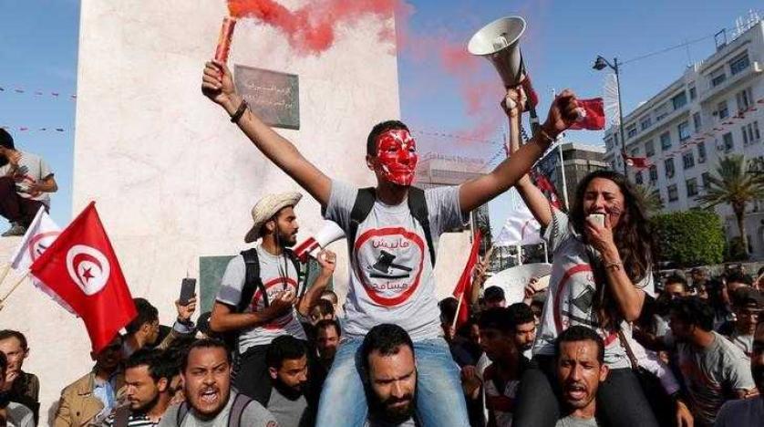 Tunis “Qırmızı jiletlilər”in aksiyası davam edir: hökumətdən 22 tələb 