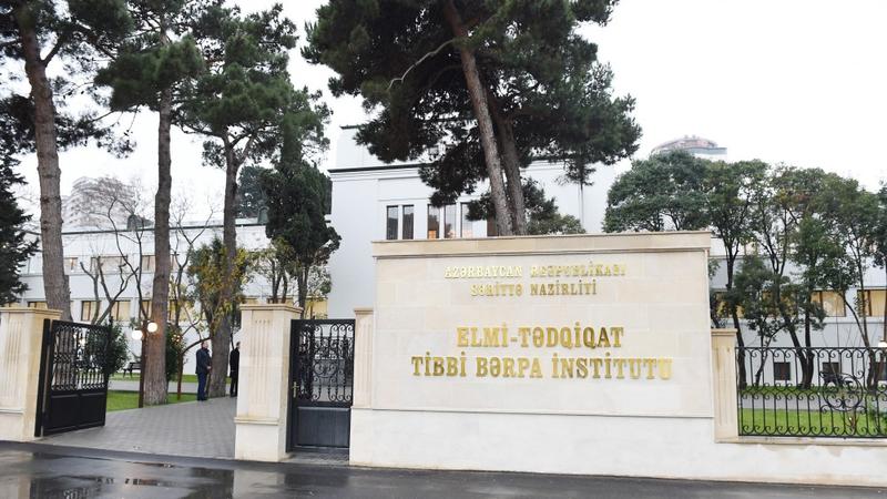 Prezident və xanımı Elmi-Tədqiqat Tibbi Bərpa İnstitutunda