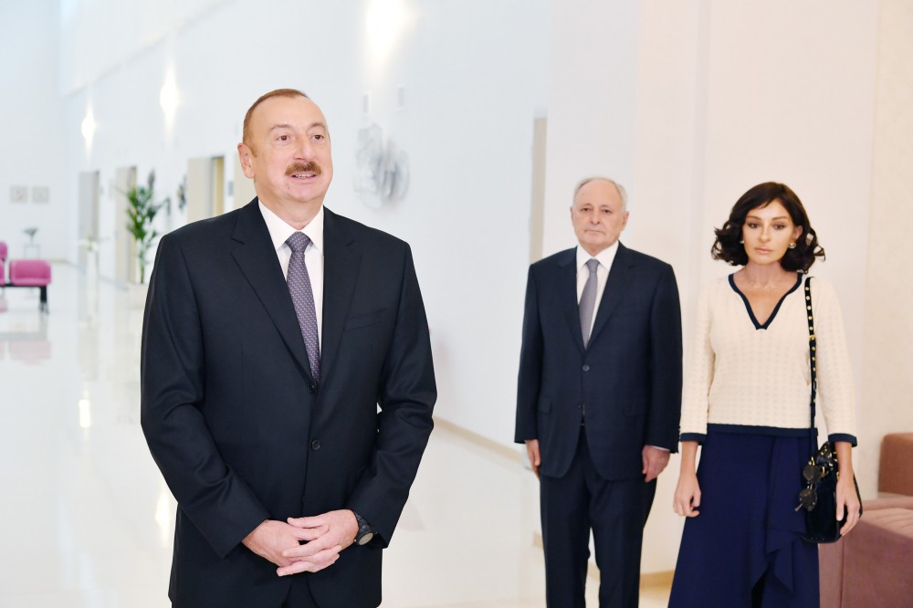 Prezident həkimlərlə görüşdü - Fotolar