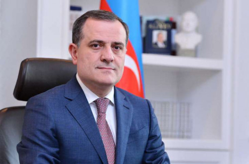Təhsil naziri onu işdən çıxardı