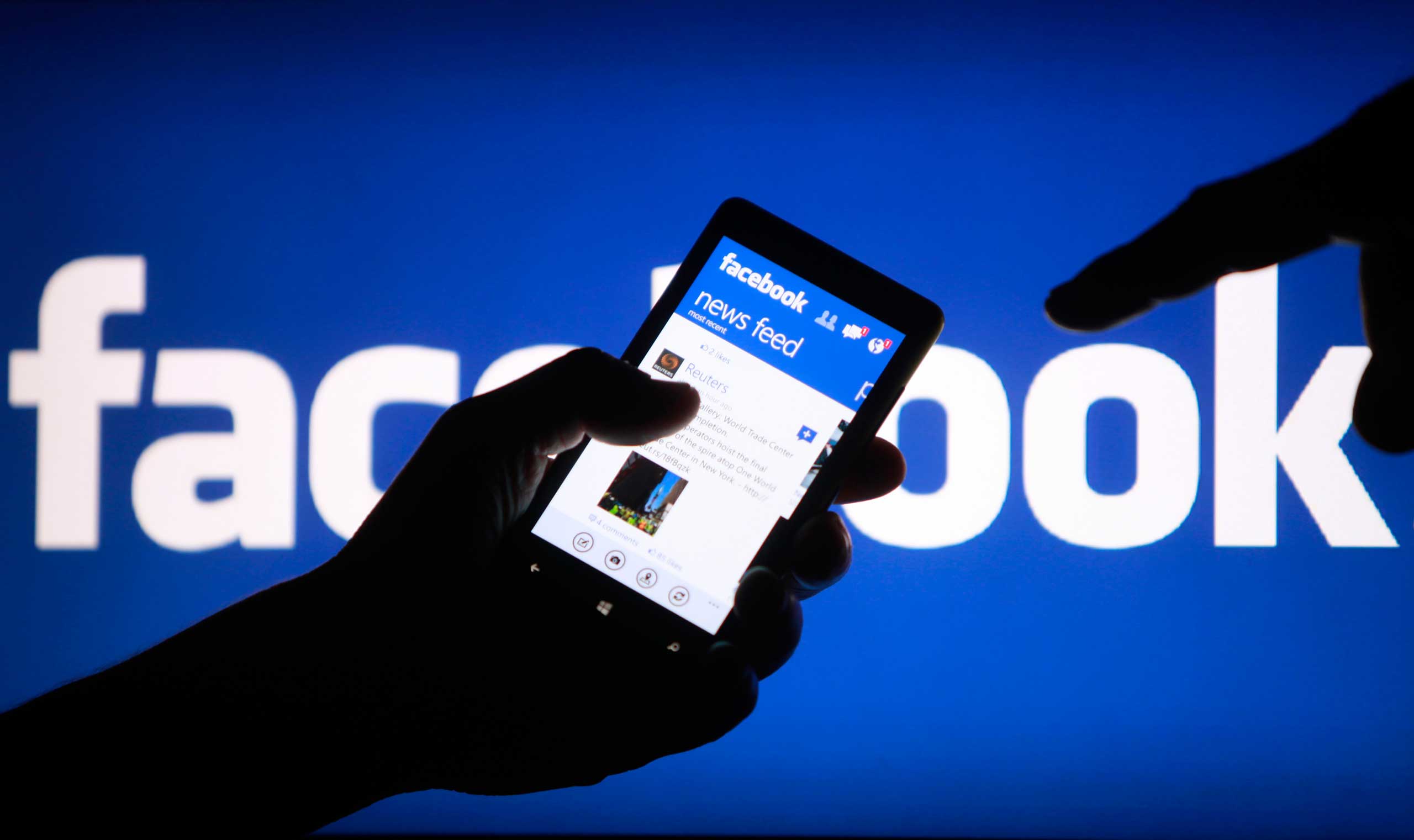 “Facebook”dan şəxsən özü istifadə edən məmur və nazirlər – SİYAHI