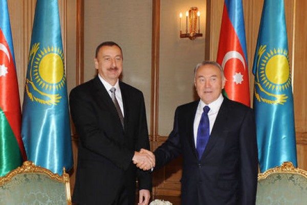 Nazarbayev İlham Əliyevi təbrik etdi