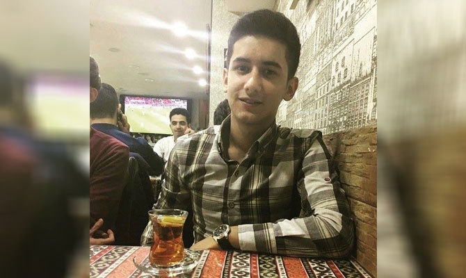 Bakıda 4 bacının tək qardaşını qətlə yetirən tələbənin kənddəki ata evi daşa basılıb - Təfərrüat