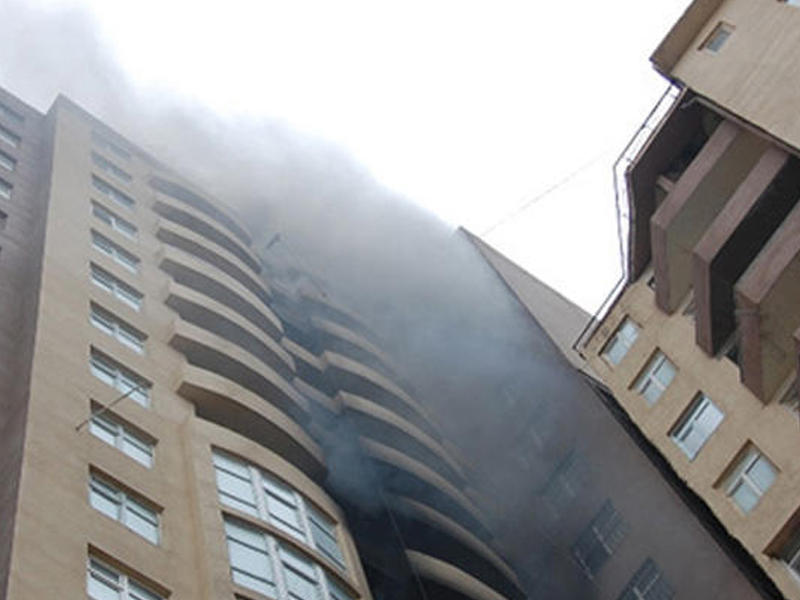 Bakıda çoxmərtəbəli yaşayış binasında yanğın