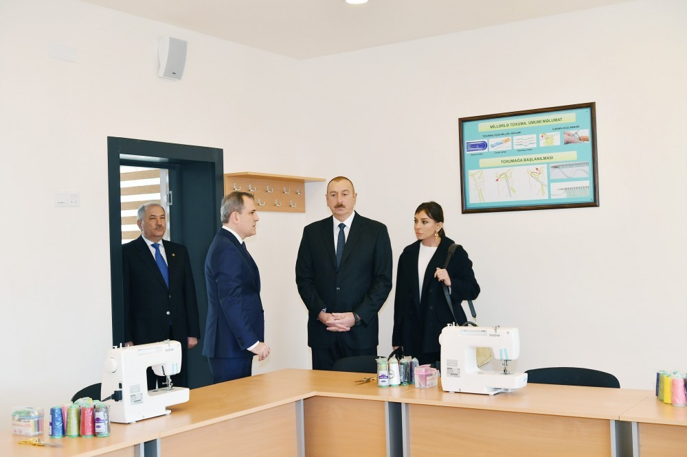 Prezident və birinci xanım “sosial evlər”in açılışında - FOTOLAR