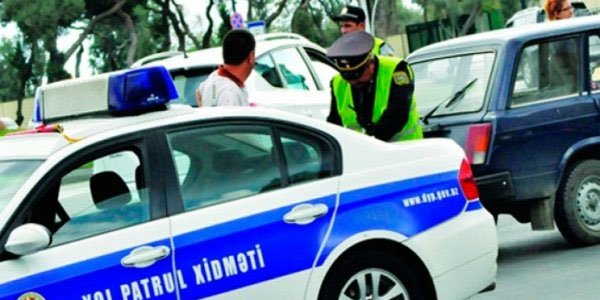 DYP əməkdaşından qeyri-adi “cərimə”: Ayıq sürücü ilə evə gələn sürücü ... - FOTOLAR 