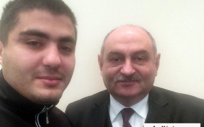 Mehmanla görüşən komitə üzvü: “Vəziyyəti yaxşıdır, heç bir narazılığı yoxdur” - FOTO