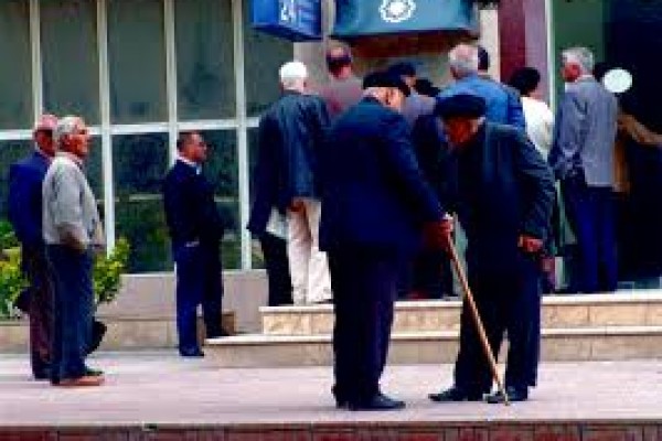 Pensiya artımı bu şəxslərə şamil olunacaq - RƏSMİ
