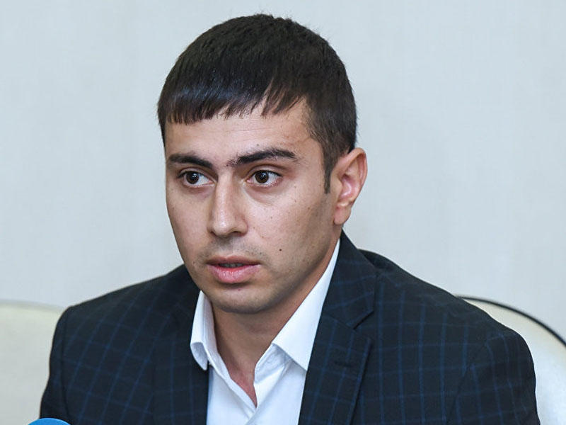 Dilqəm Əsgərovun oğlu: "Atamı bizdən gizlədirlər"