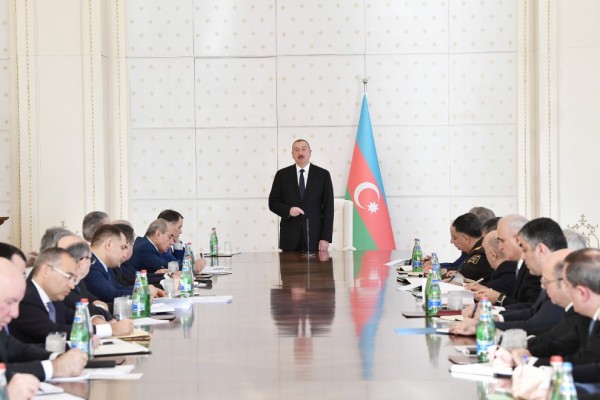İlham Əliyev nazirləri bir araya topladı