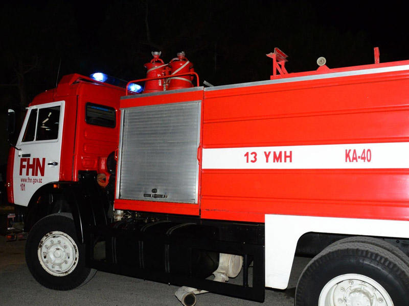 Bakıda oteldə yanğın: insanlar təxliyə edilib