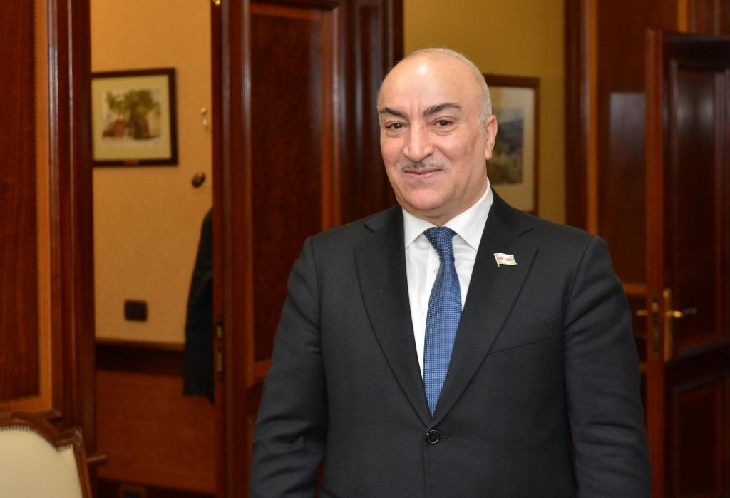 Aylarla bağlı təklif verən deputat: "Nənəm deyərdi ki, zəlzələ ilinin biçin ayında doğulmuşam"