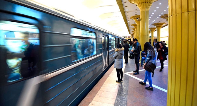 Bakı metrosunda şantaj: Rüsvay edəcəkdi, özü rüsvay oldu