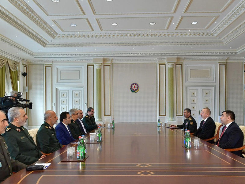 İlham Əliyev İran Silahlı Qüvvələrinin Baş Qərargah rəisini qəbul etdi