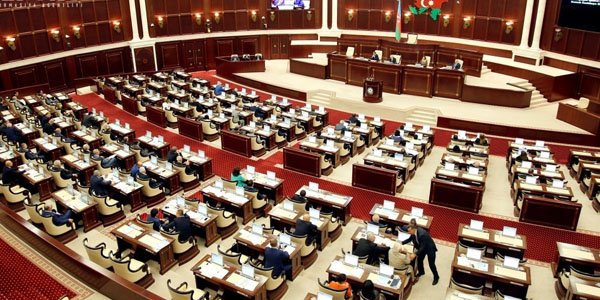 Milli Məclisin 63 üzvünün səsi ilə deputat mandatı ləğv ediləcək