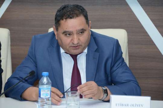 “Başınız qarışıb sürücüləri pusmağa…” – Təhsil eksperti DYP-ni ittiham etdi
