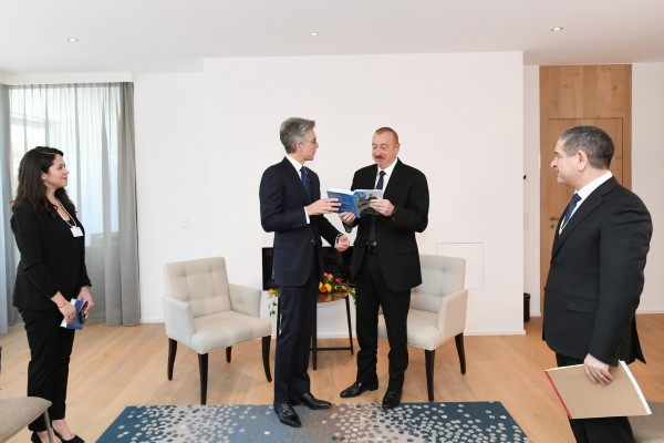 Prezident Makdermotla görüşdü - FOTO