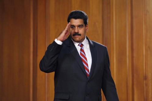 Maduro istefa verməyəcəyini bəyan etdi